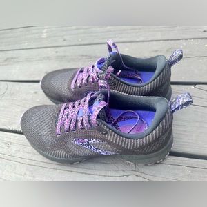 Women’s Brooks Reveal 5 Leopard Sneakers